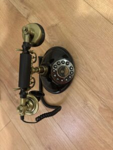 Téléphone livre d'or audio vintage
